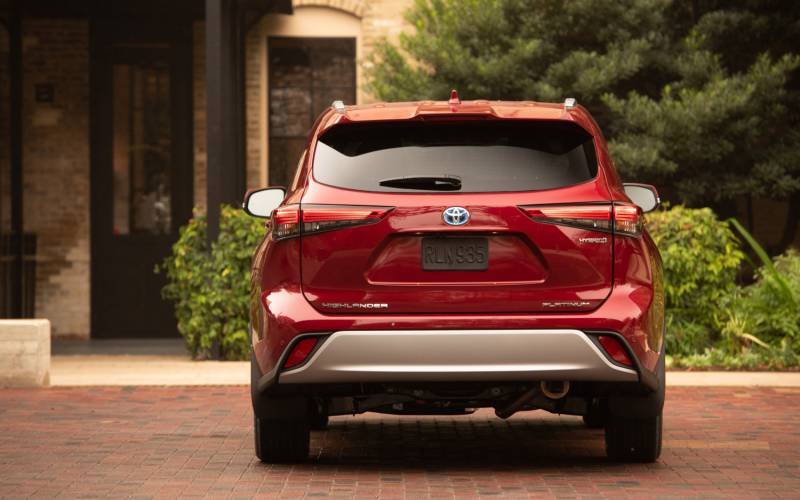 Comparison - Acura MDX A-Spec 2022 - vs - Toyota Highlander Platinum